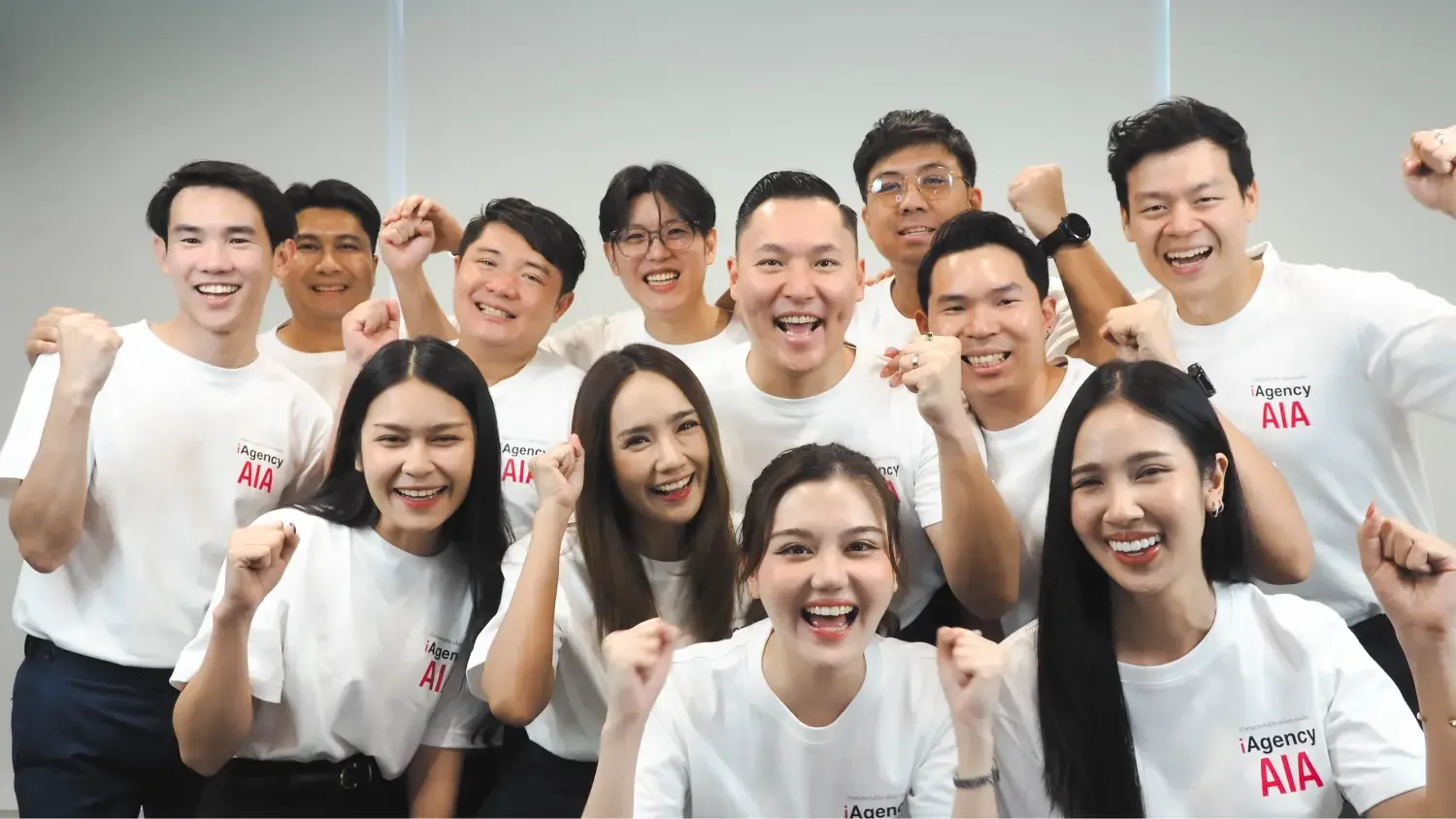 ตัวแทน iAgencyAIA จริงใจลงมืออยู่ด้วยกัน